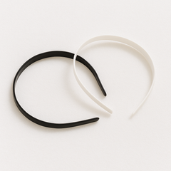 Pack of 12 Black & White Plastic Headbands – Smooth & Grooved Styles – Lightweight, DIY-Friendly Hairbands