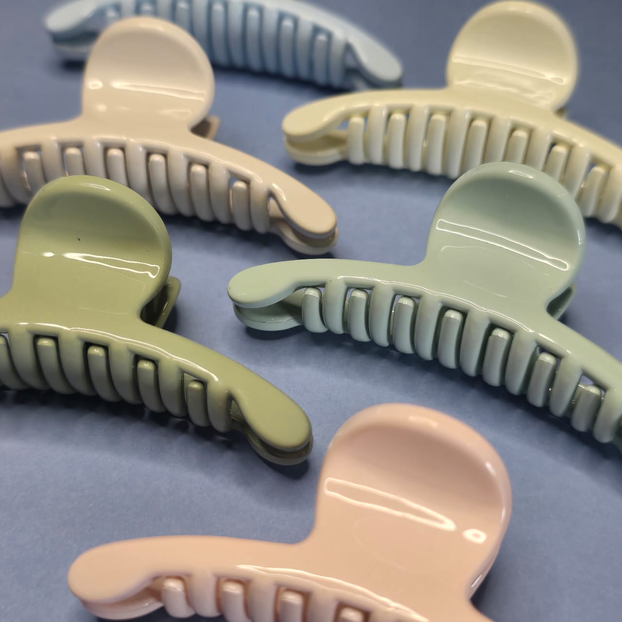 Pastel Gloss Claw Clips – Medium-Size Hair Clips (6-Pack)